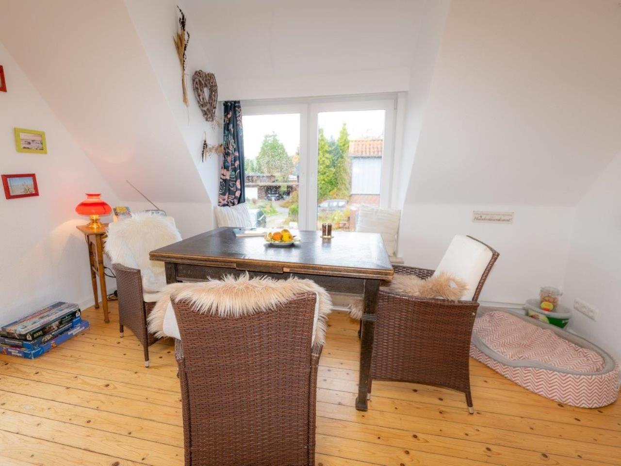 194 Fewo Dat Luetjehuus Mit Dachterrasse Im Ersten Stock Luetjenburg Bagian luar foto