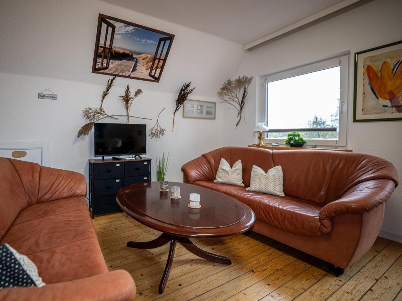 194 Fewo Dat Luetjehuus Mit Dachterrasse Im Ersten Stock Luetjenburg Bagian luar foto